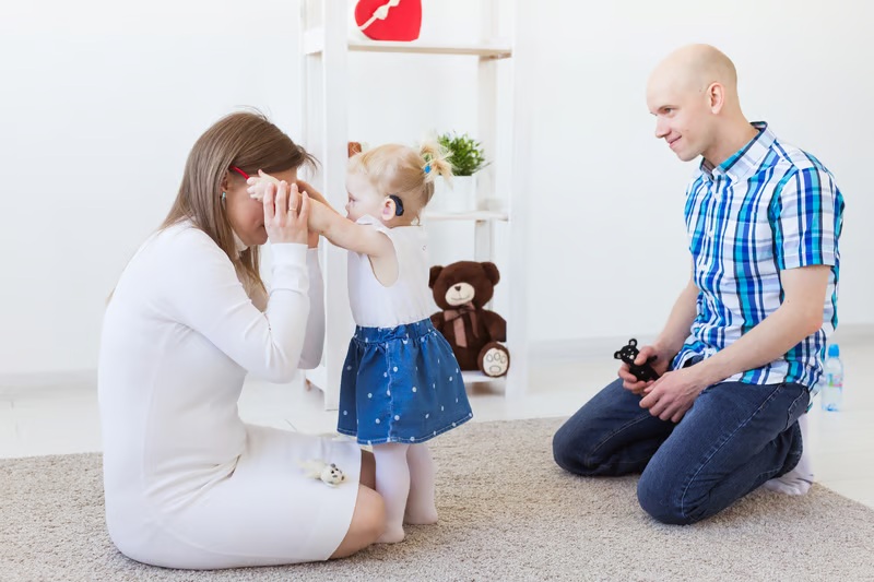 Emergency child custody order attorney assisting parent during urgent court hearing